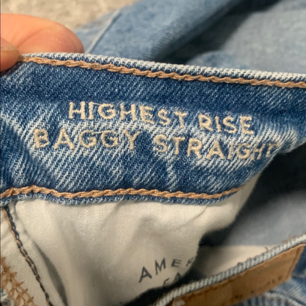 American Eagle Distressed Highest Rise Baggy Straight Jeans Size 6 Regular - Picture 11 of 12